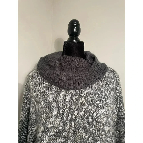 Wooden Ships Mohair and Wool Blend‎ Gray Funnel Neck Cozy Sweater - Picture 4 of 10